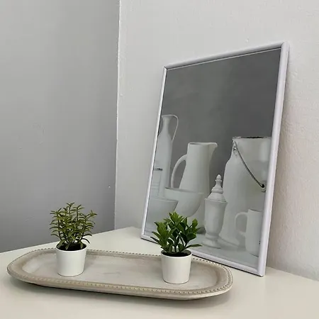 Bright & Modern In Town, Near The - No 9 *