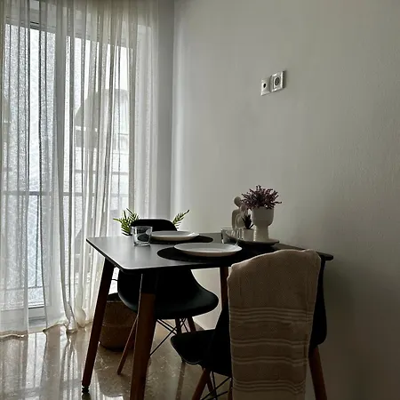 Lejlighed Modern & Cozy In The Heart Of '9' *