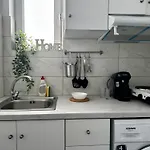 Bright & Modern In Town, Near The - No 9 Апартаменты *